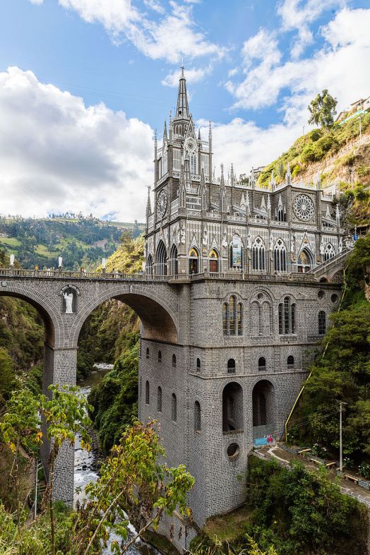 melhores destinos na colombia o que fazer santuario de las lajas.JPG